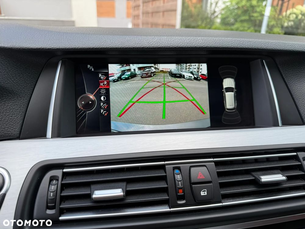 BMW Seria 5 525d Luxury Line - 33