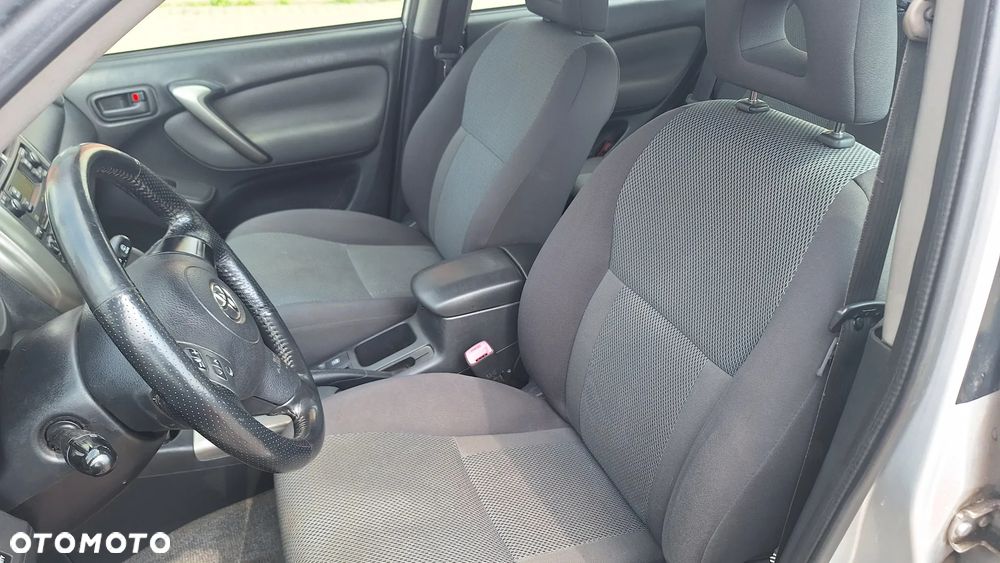 Toyota RAV4 2.0 VVT-i 4x4 - 19