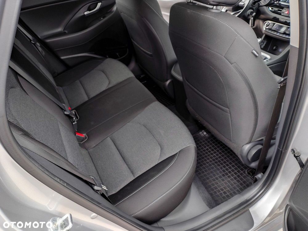 Hyundai i30 1.5 DPI Smart - 25