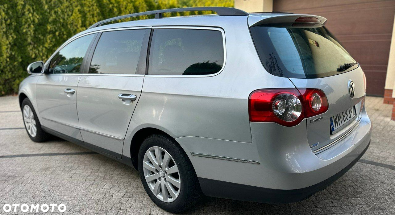 Volkswagen Passat - 4