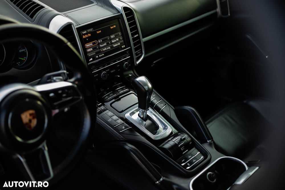 Porsche Cayenne - 8