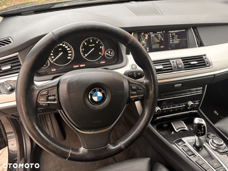 BMW Seria 5 530d xDrive - 7