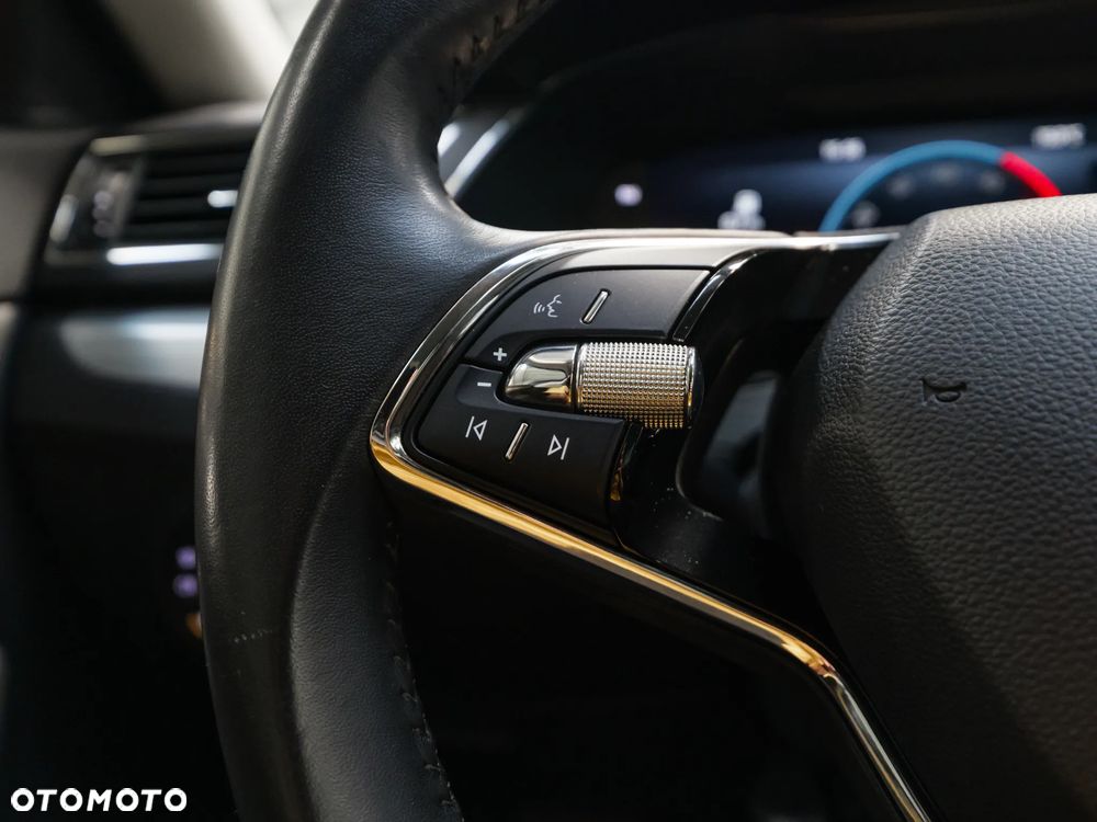 Skoda Superb 2.0 TDI SCR Ambition - 31