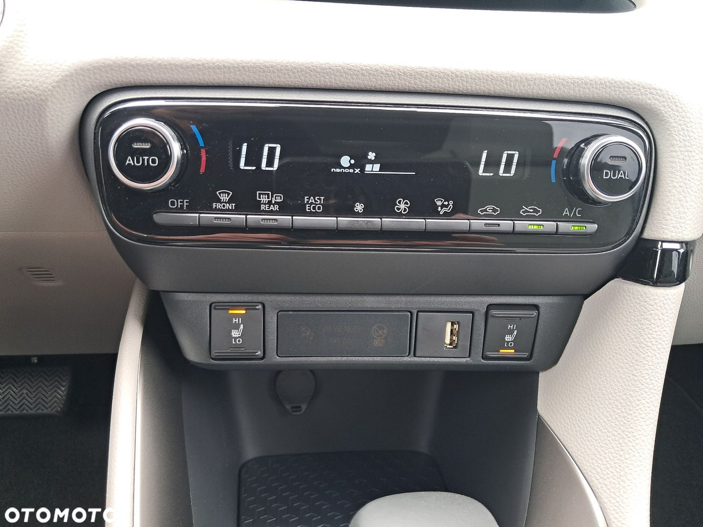 Toyota Yaris Hybrid 1.5 Executive - 16