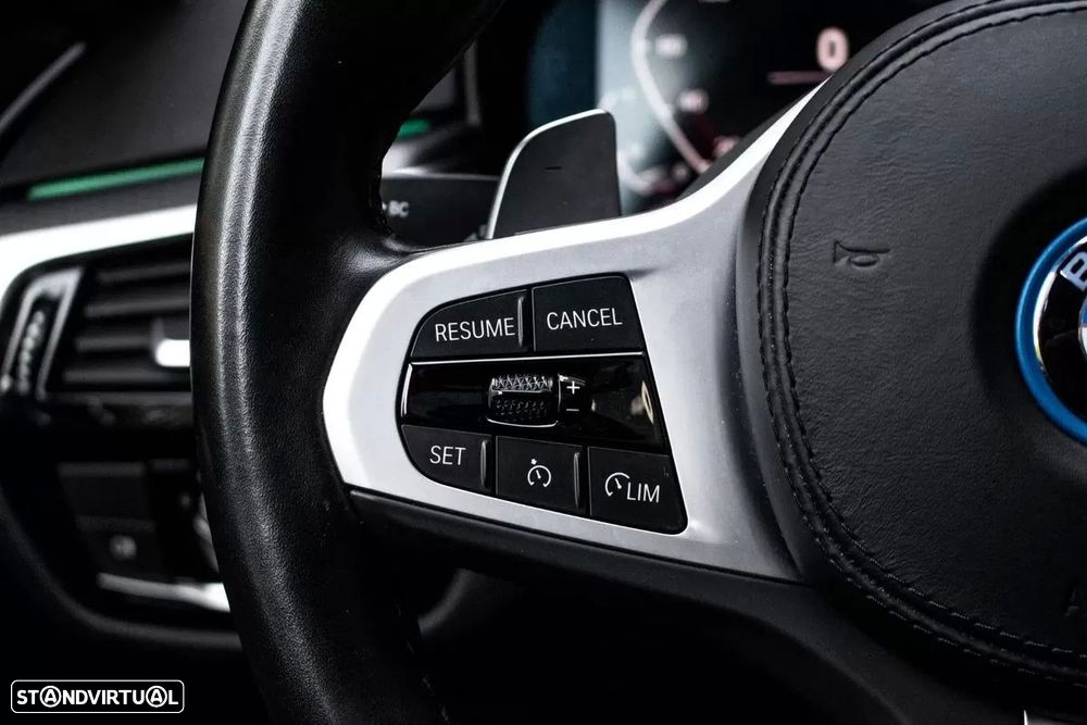 BMW 530 e Pack Desportivo M - 14