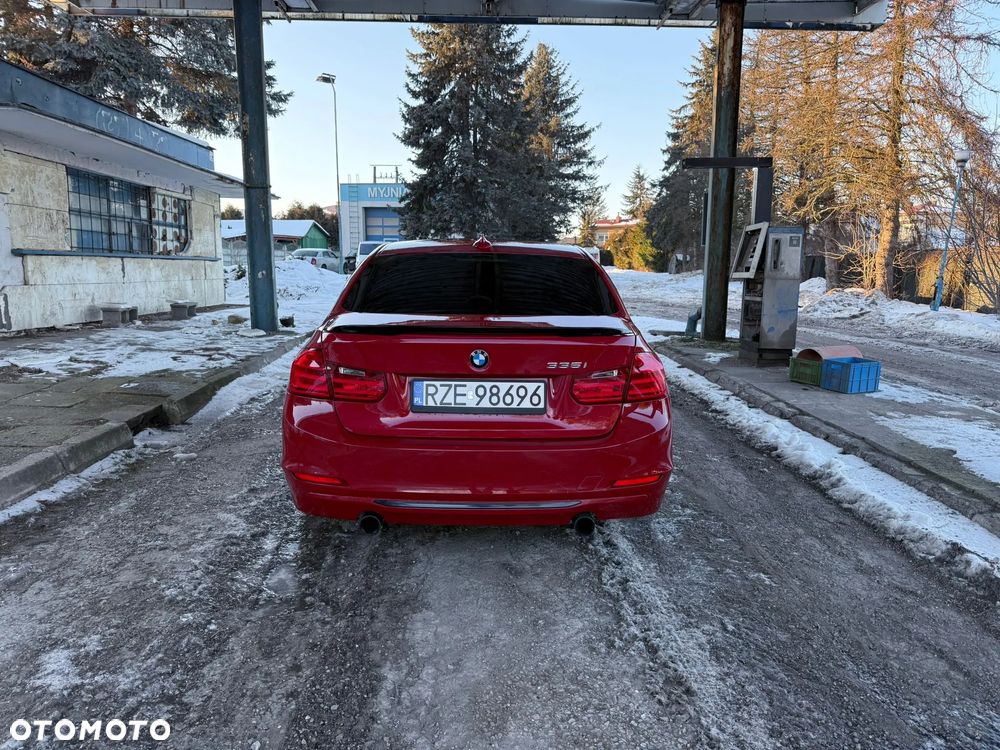 BMW Seria 3 335i Sport Line - 7
