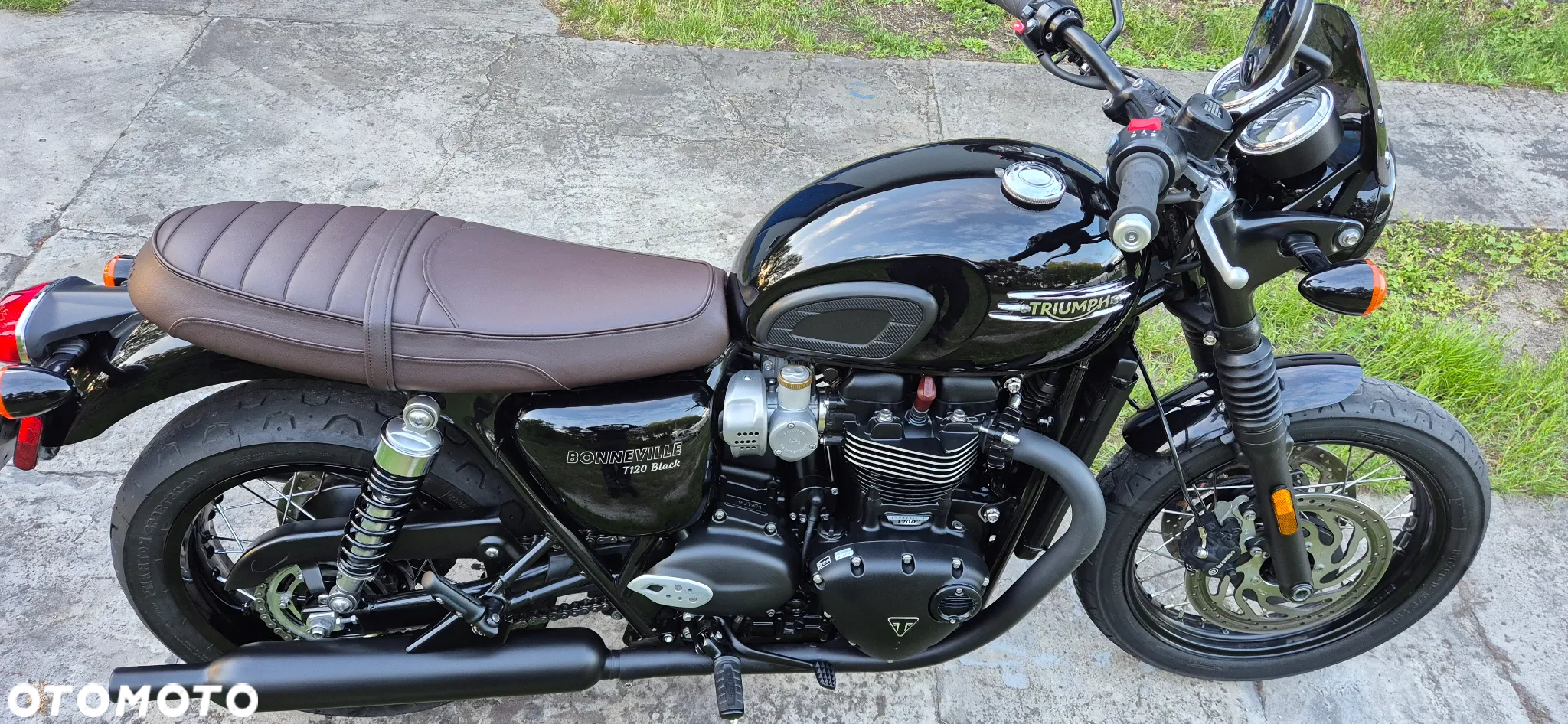Triumph Bonneville - 14