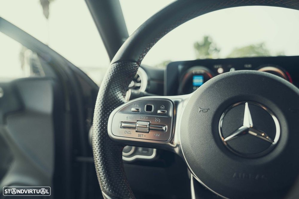 Mercedes-Benz A 250 Limousine e AMG Line - 17