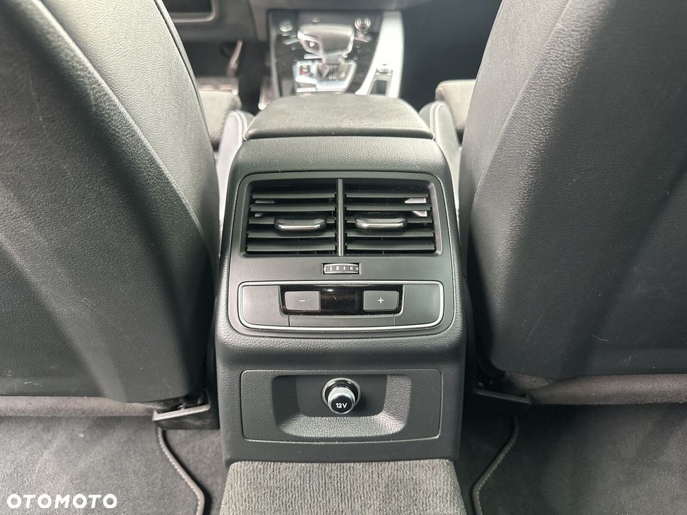 Audi A4 Avant 35 TDI mHEV S Line S tronic - 37