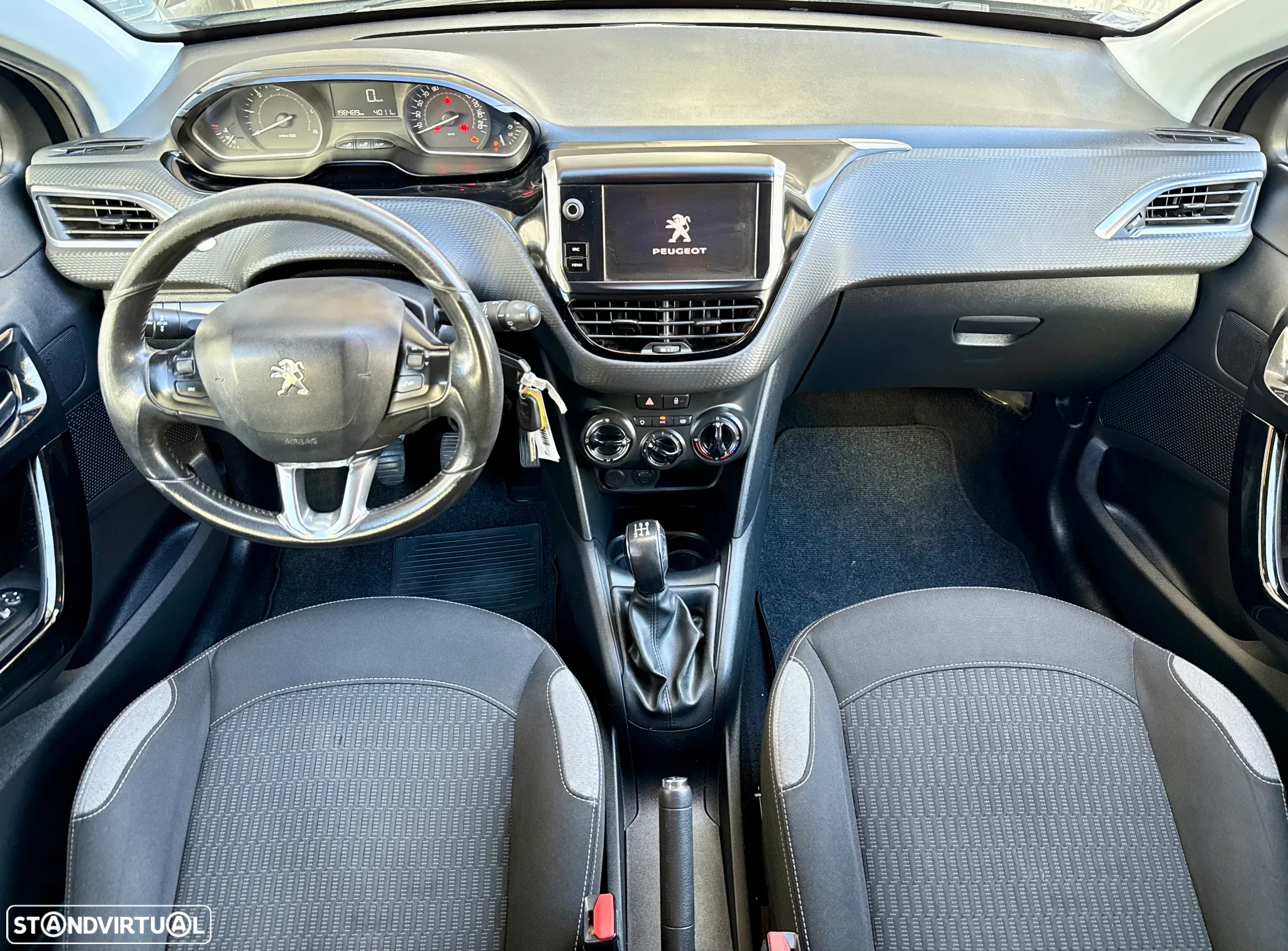 Peugeot 208 1.6 BlueHDi Style - 11