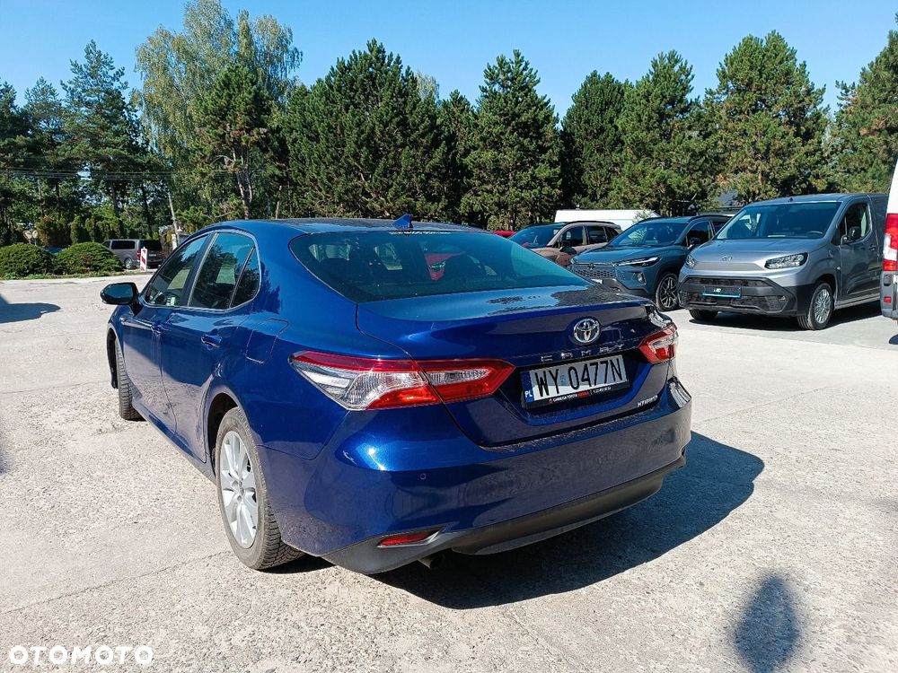 Toyota Camry - 6