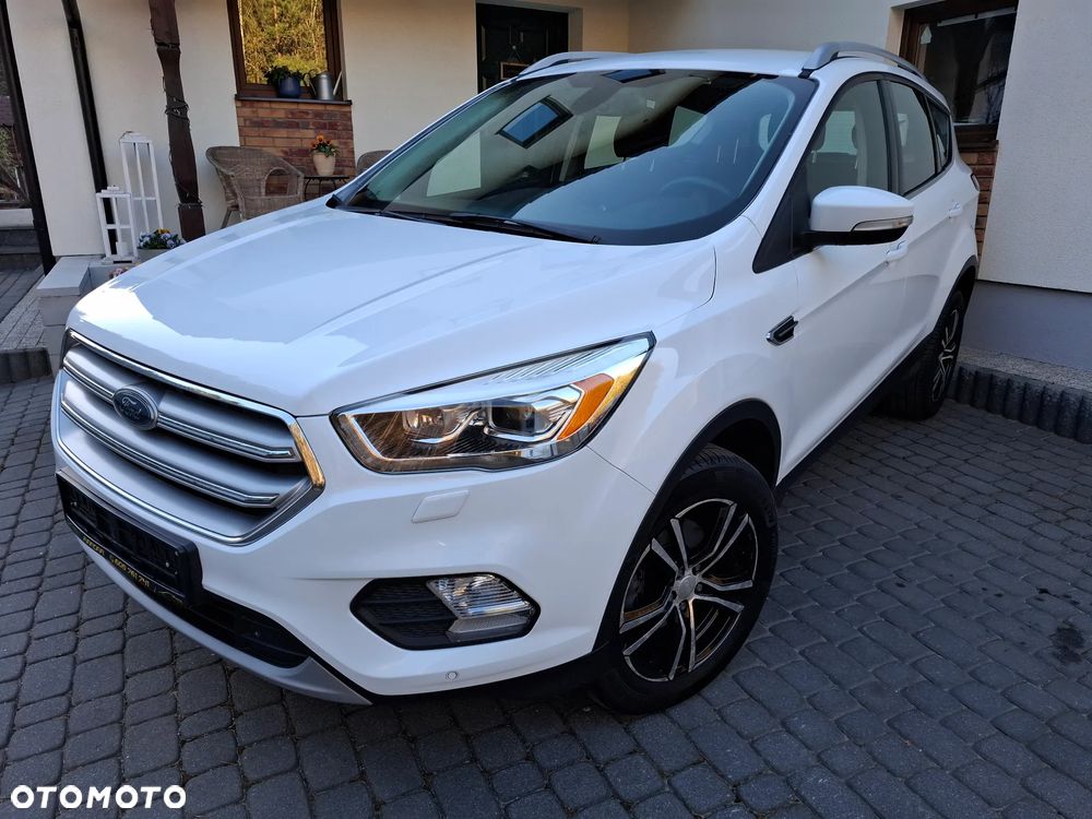 Ford Kuga 1.5 EcoBoost 2x4 Titanium - 3