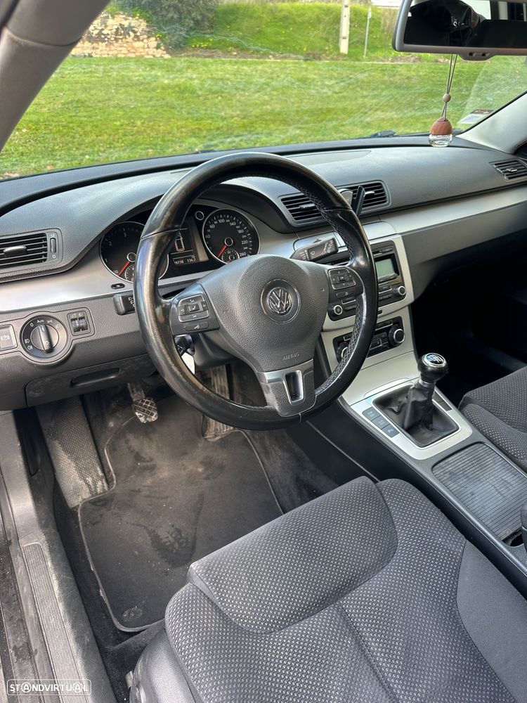 VW Passat Variant 2.0 TDI Confortline - 13