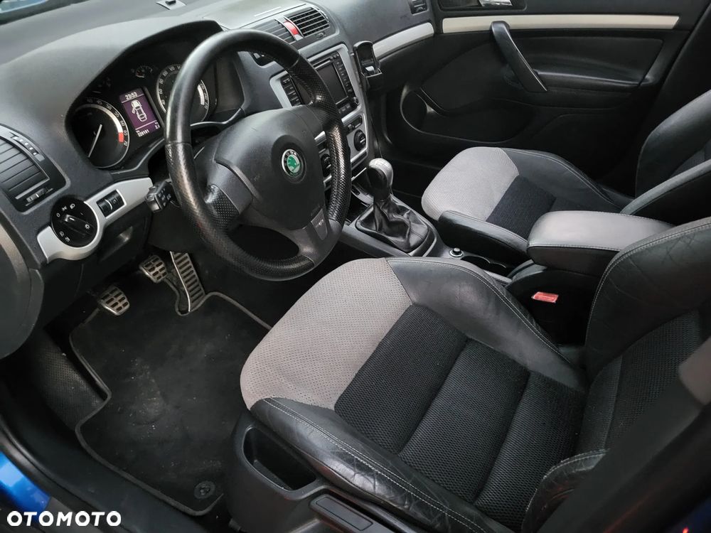 Skoda Octavia 2.0 TSI RS - 6