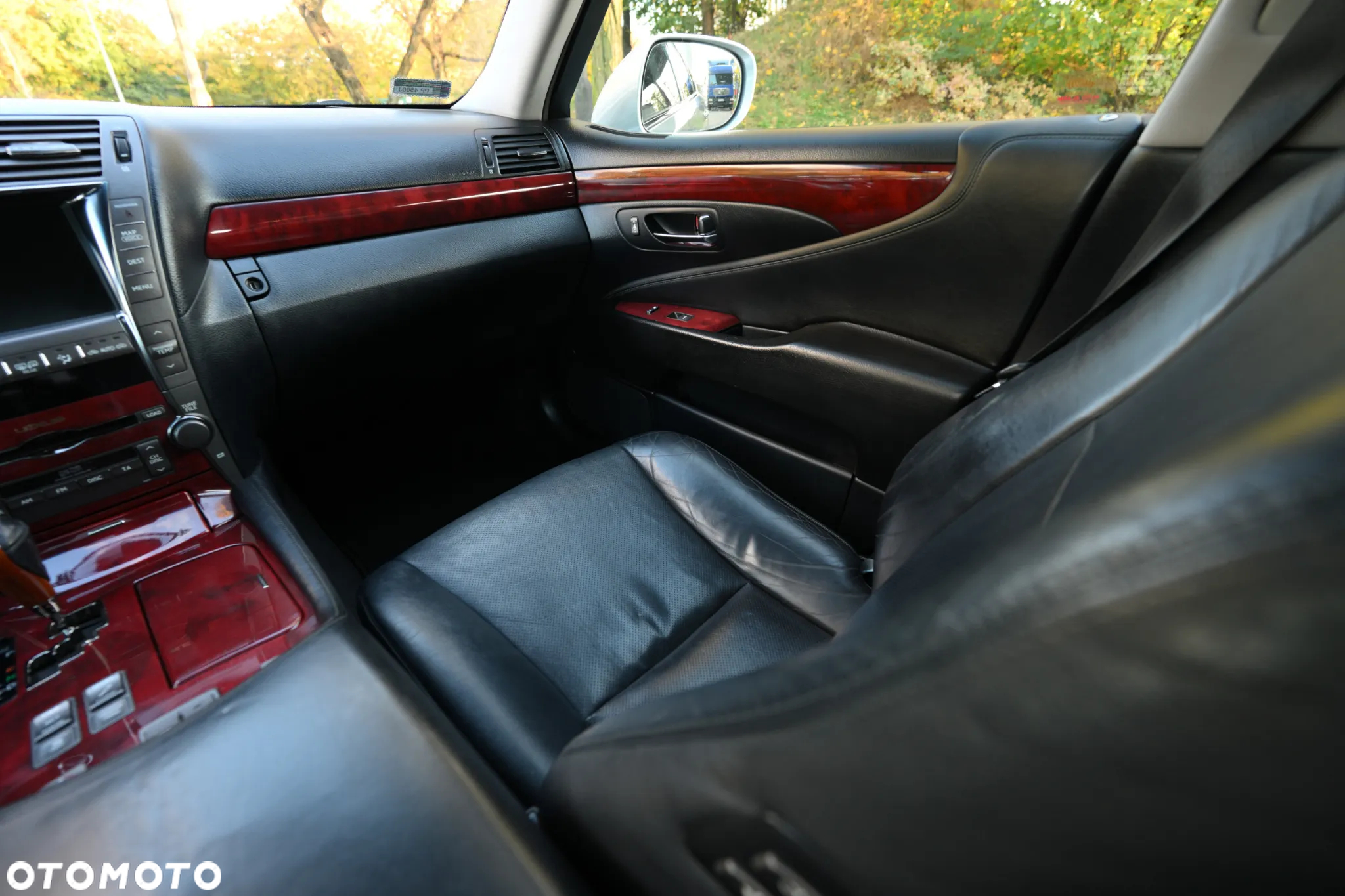 Lexus LS 460 Dynamic Line + Impression Line - 37