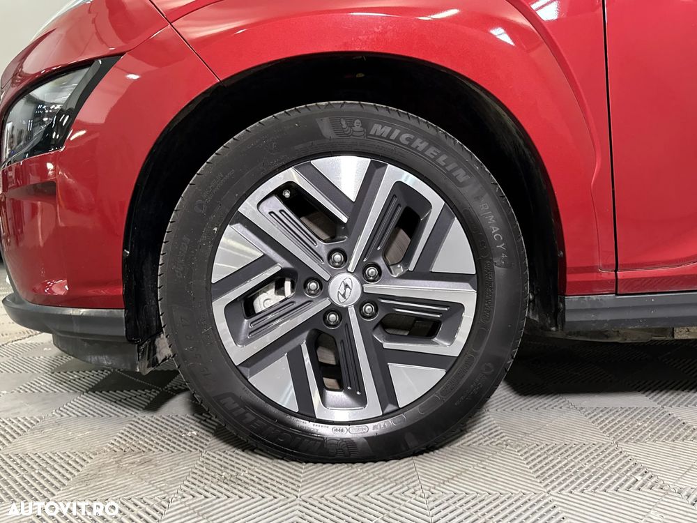 Hyundai KONA - 14