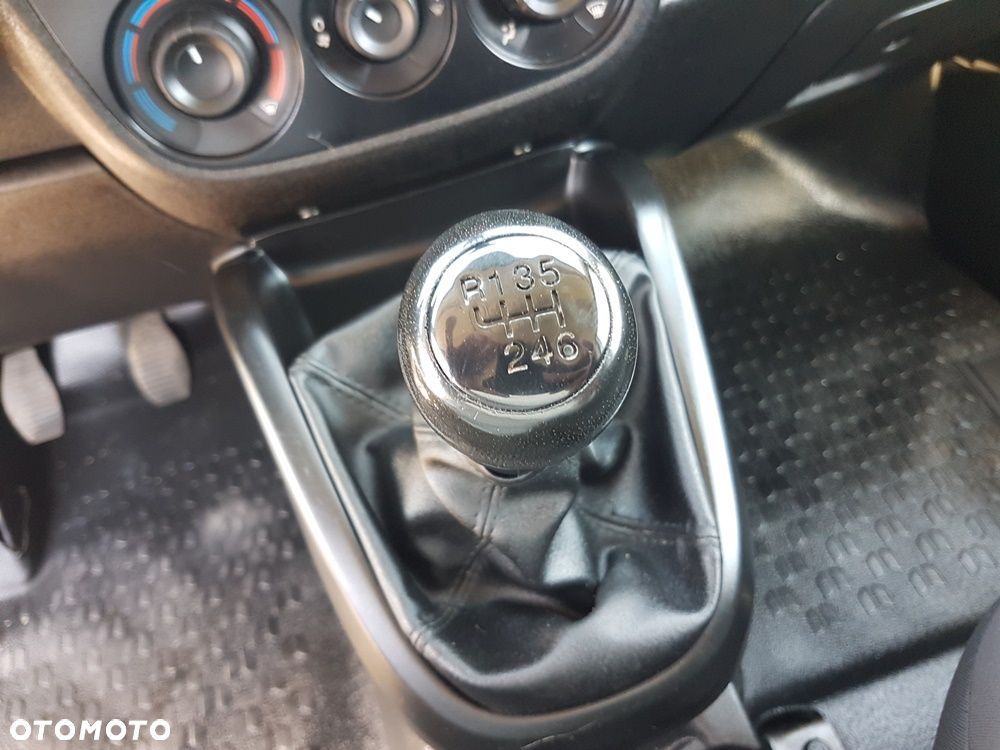 Opel COMBO - 17