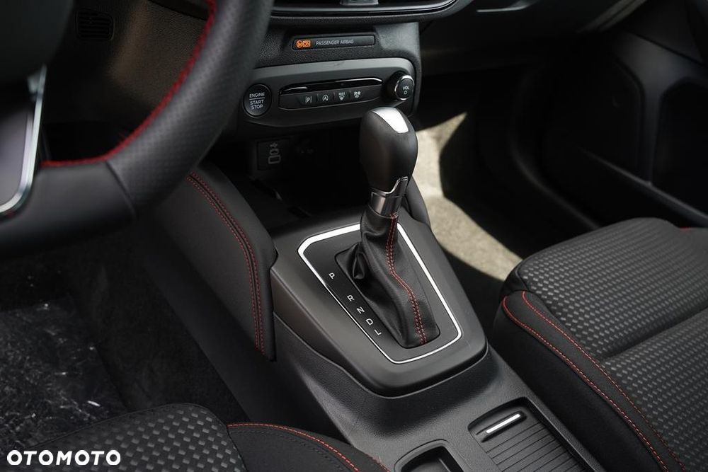 Ford Focus 1.0 EcoBoost mHEV ST-Line X - 24