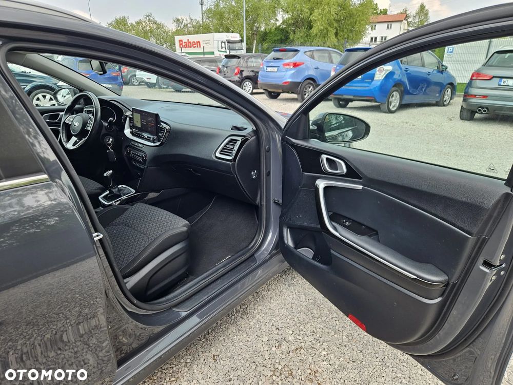 Kia Ceed 1.4 T-GDI OPF Vision - 36