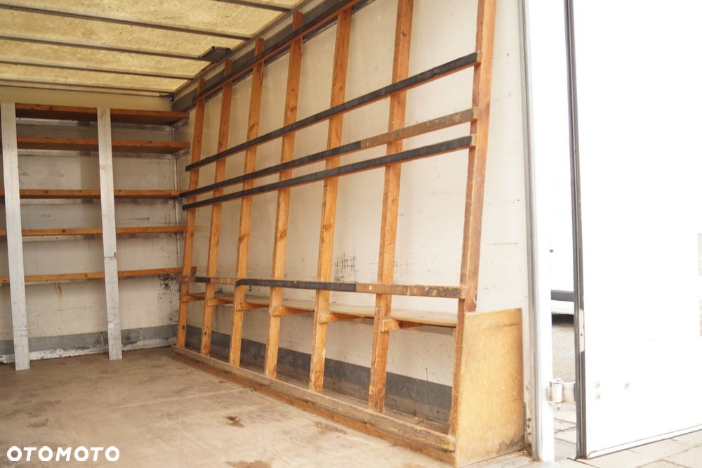 Mercedes-Benz Sprinter - 25