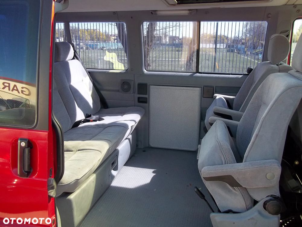 Volkswagen Multivan - 2