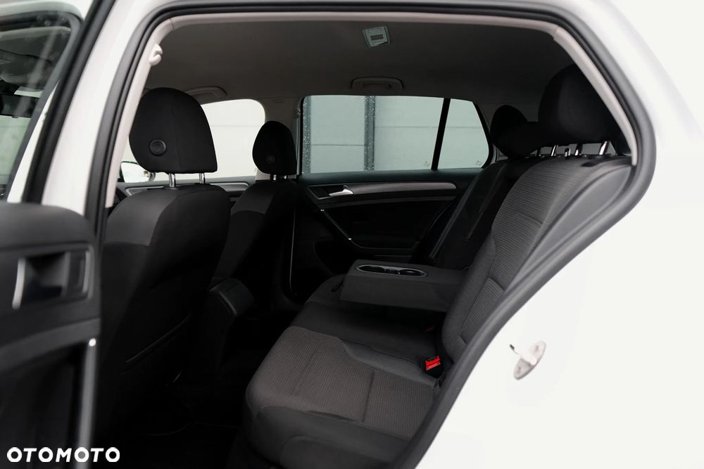 Volkswagen Golf - 16