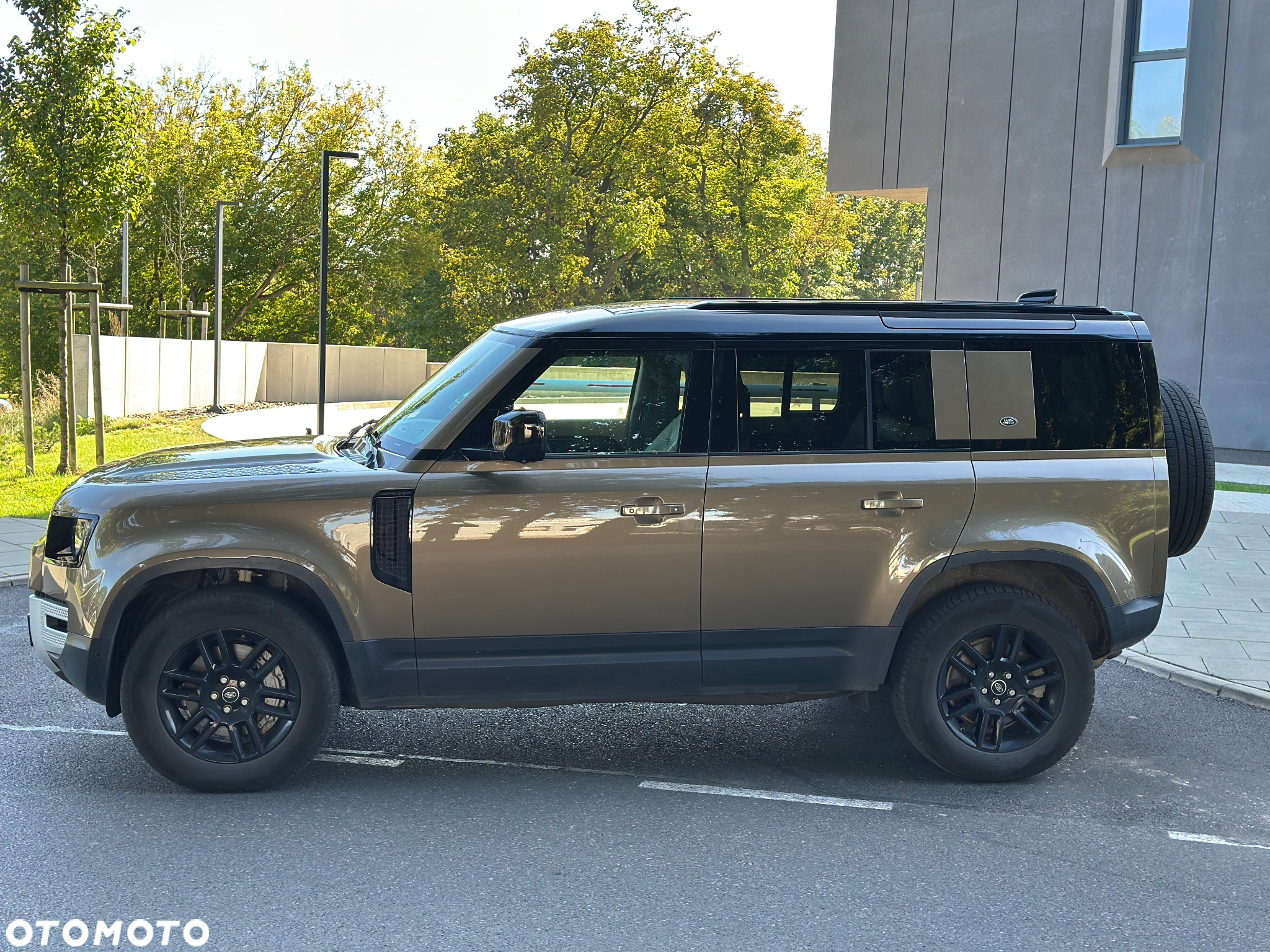 Land Rover Defender 110 3.0 P400 mHEV First Edition