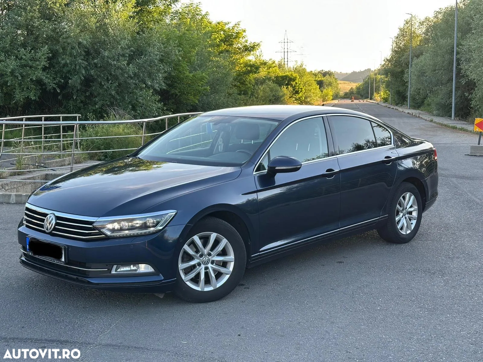 Volkswagen Passat - 2