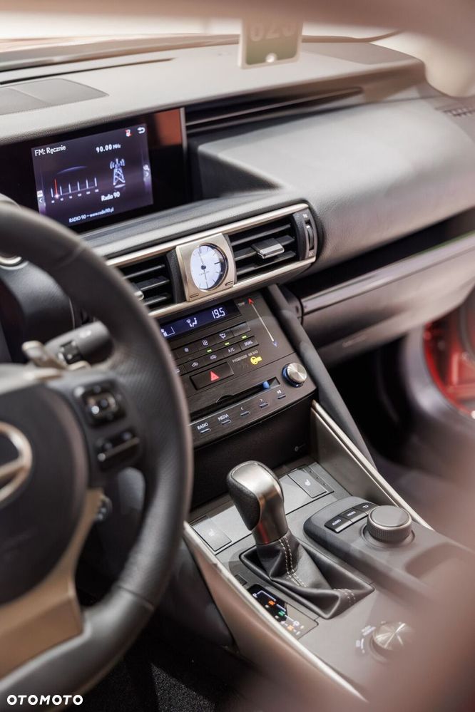 Lexus IS 200t Elegance - 33