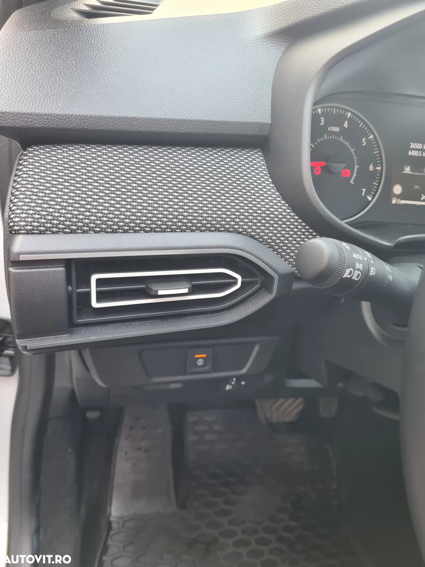 Dacia Logan TCe 90 CVT Expression - 9