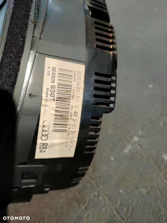 Licznik Audi A4 B6  2,5tdi  8E0920930T  Europa - 5