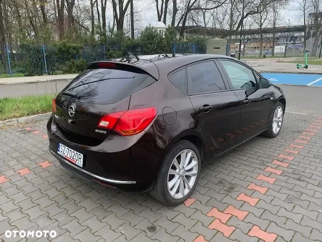 Opel Astra IV 1.4 T Cosmo - 4