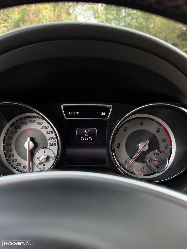 Mercedes-Benz CLA 180 - 13