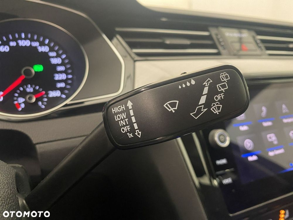 Volkswagen Passat - 23