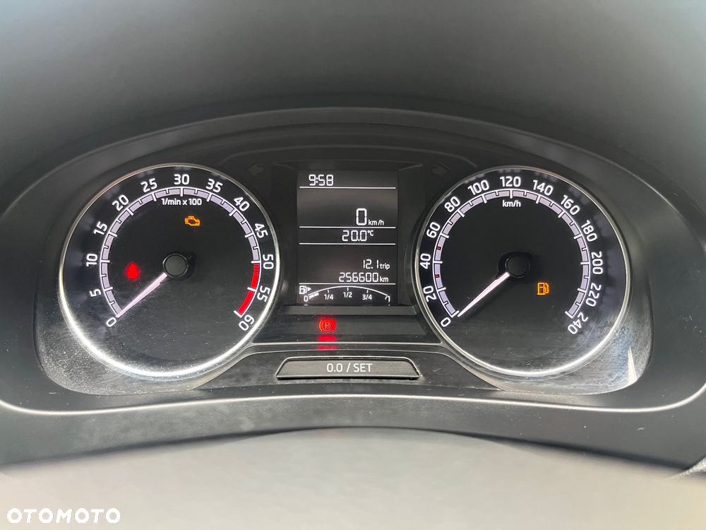 Skoda RAPID 1.6 TDI DPF Style - 3