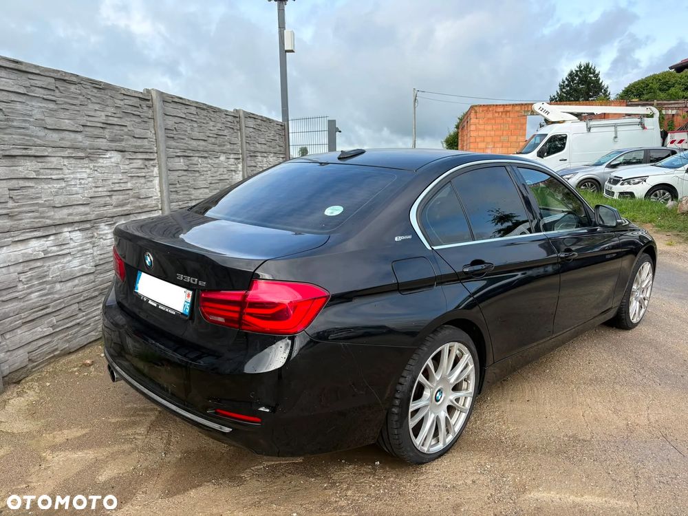 BMW Seria 3 330e iPerformance Sport Line - 36