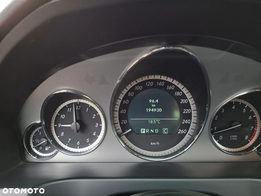 Mercedes-Benz Klasa E 200 CGI BlueEFFICIENCY Automatik Avantgarde - 20