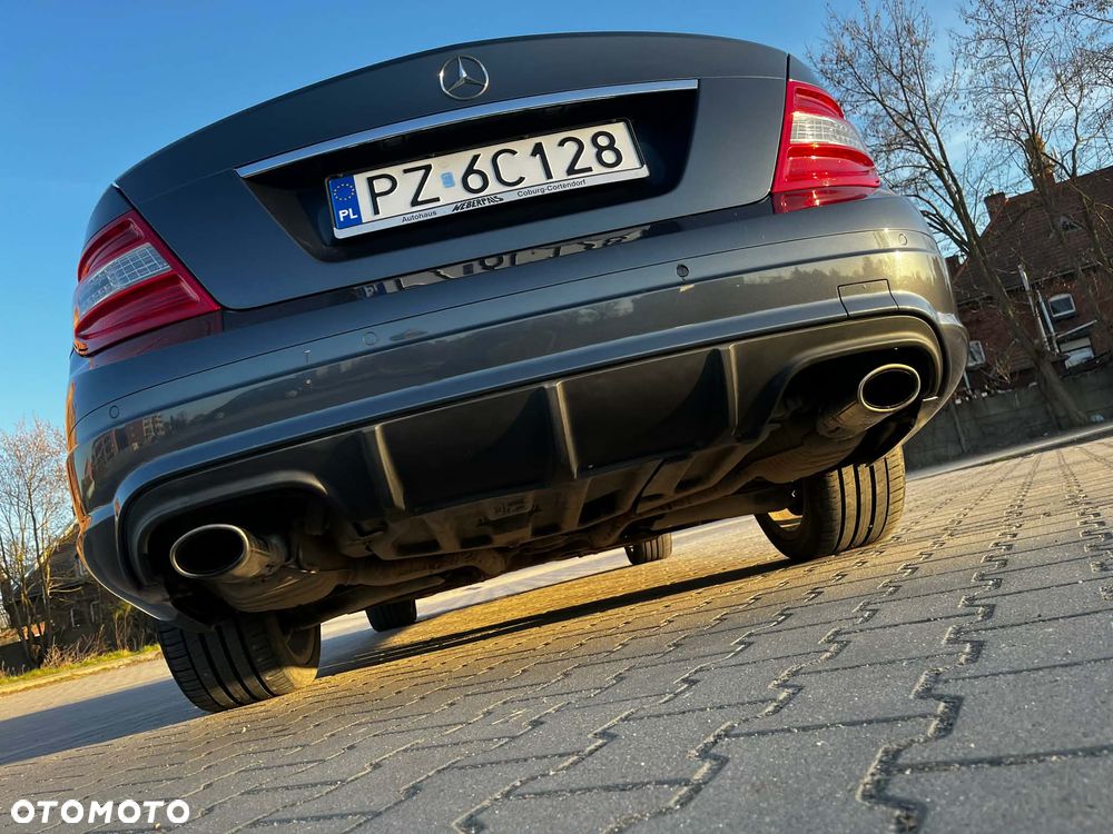 Mercedes-Benz Klasa C 280 4Matic Automatik Avantgarde Sport Edition - 3