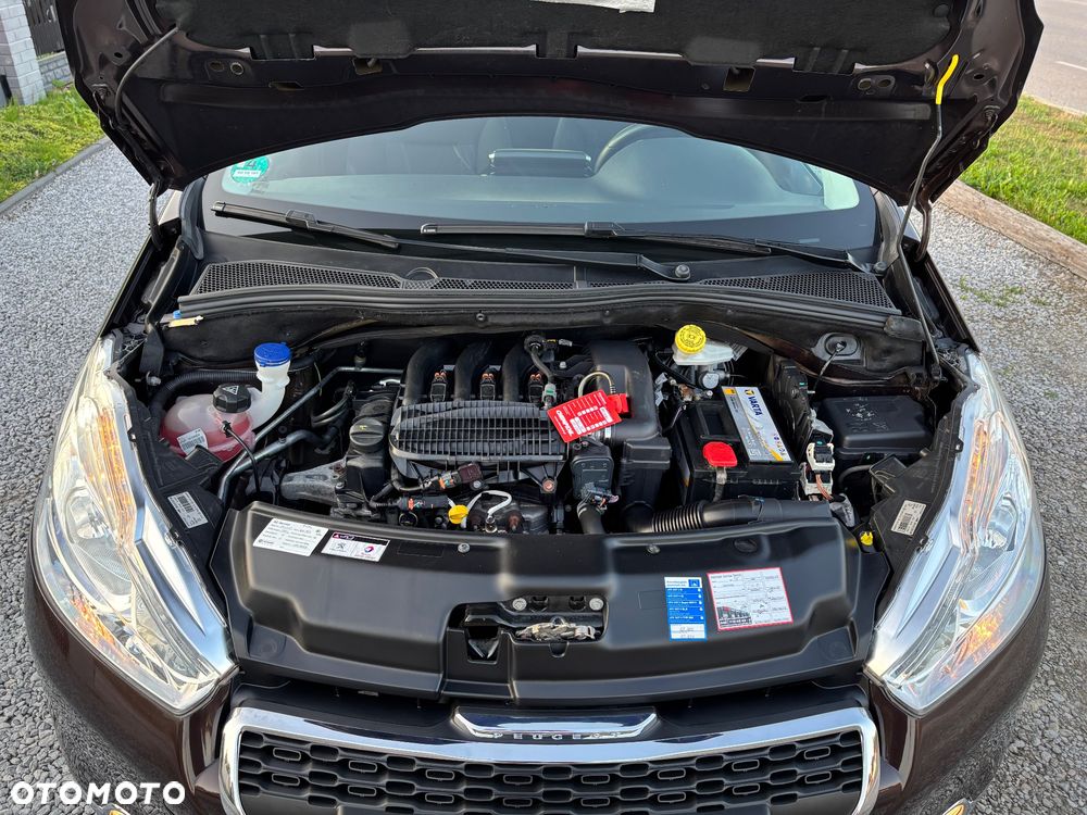 Peugeot 208 - 15