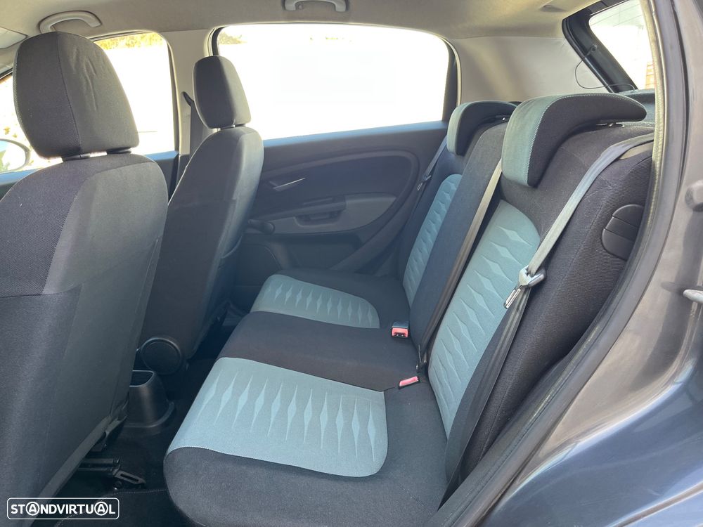Fiat Punto 70 JTD Multijet Dynamic — fotografia 30