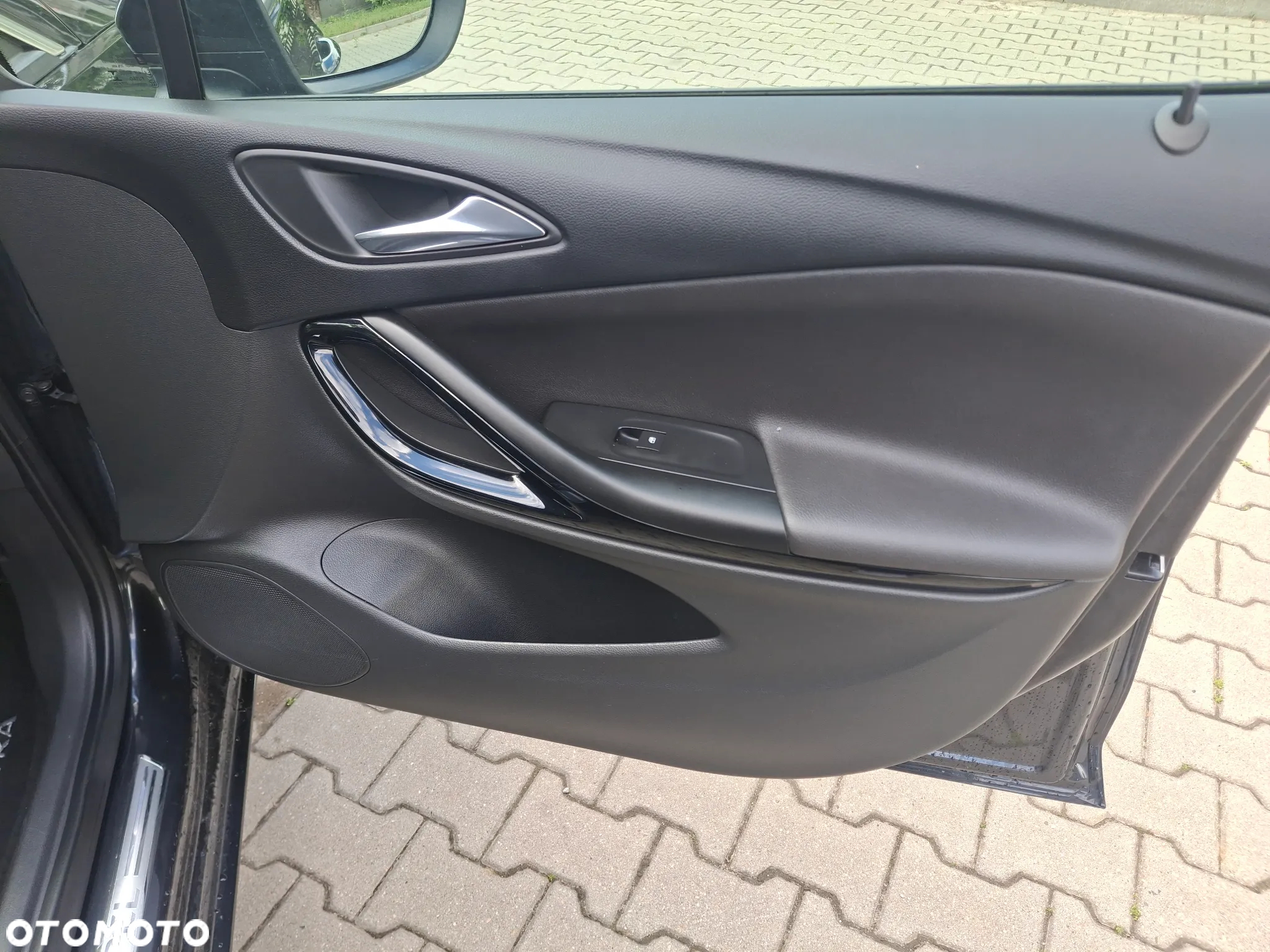 Opel Astra 1.6 Turbo Start/Stop Dynamic - 11