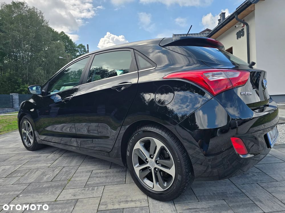 Hyundai i30 blue 1.4 Passion - 16