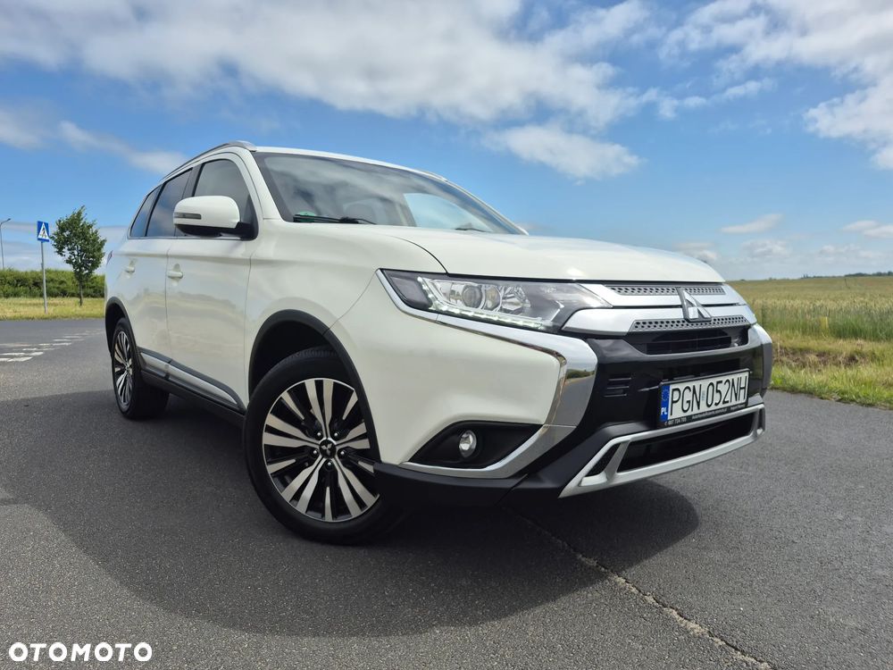 Mitsubishi Outlander - 1