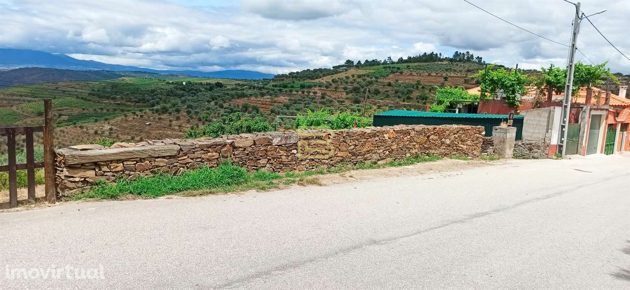 Terreno urbano em Vila Seca, Armamar, disponível para construção de ar - Grande imagem: 3/5