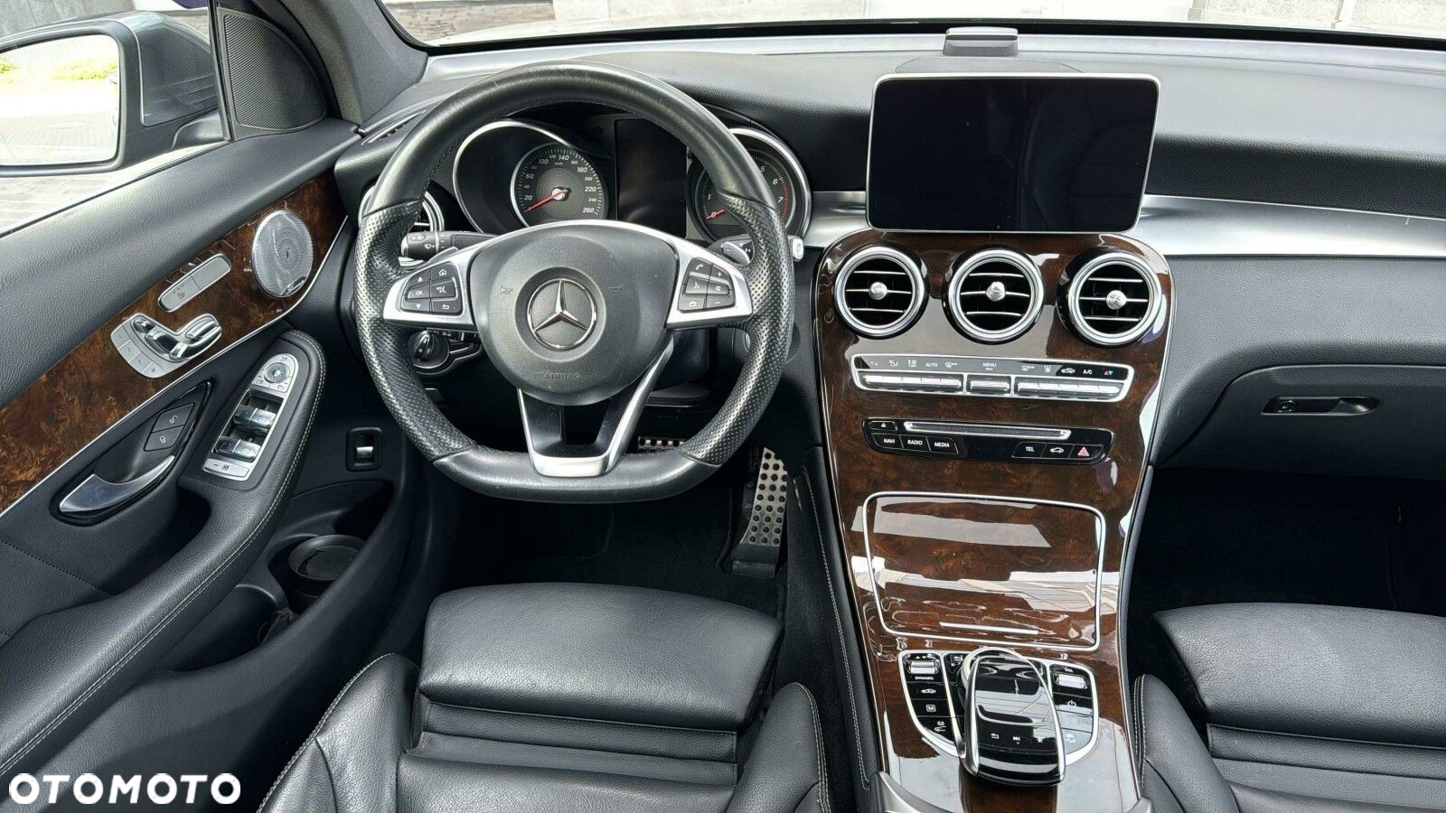 Mercedes-Benz GLC - 11