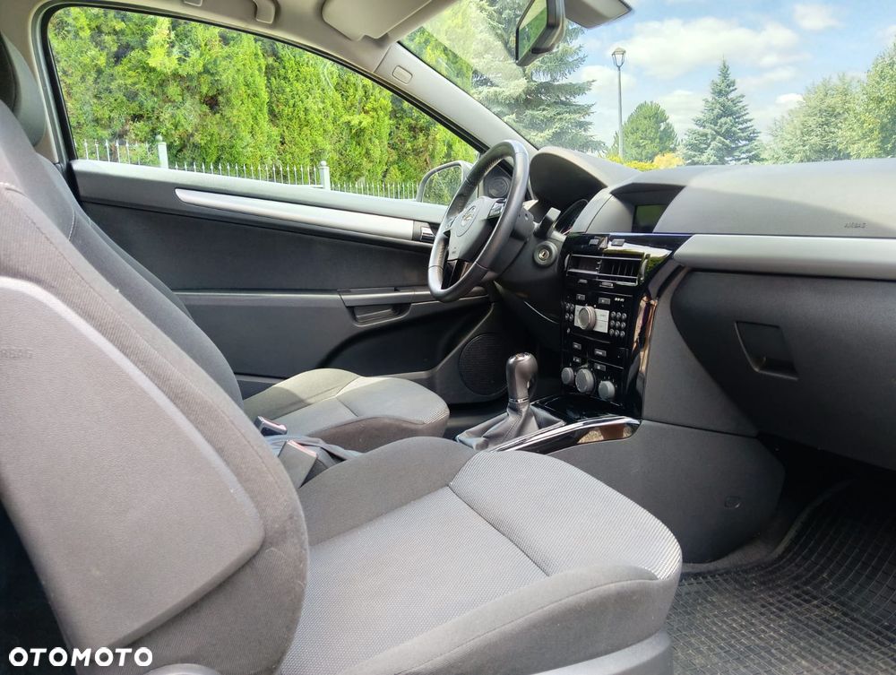 Opel Astra 1.6 Edition 111 Jahre - 12