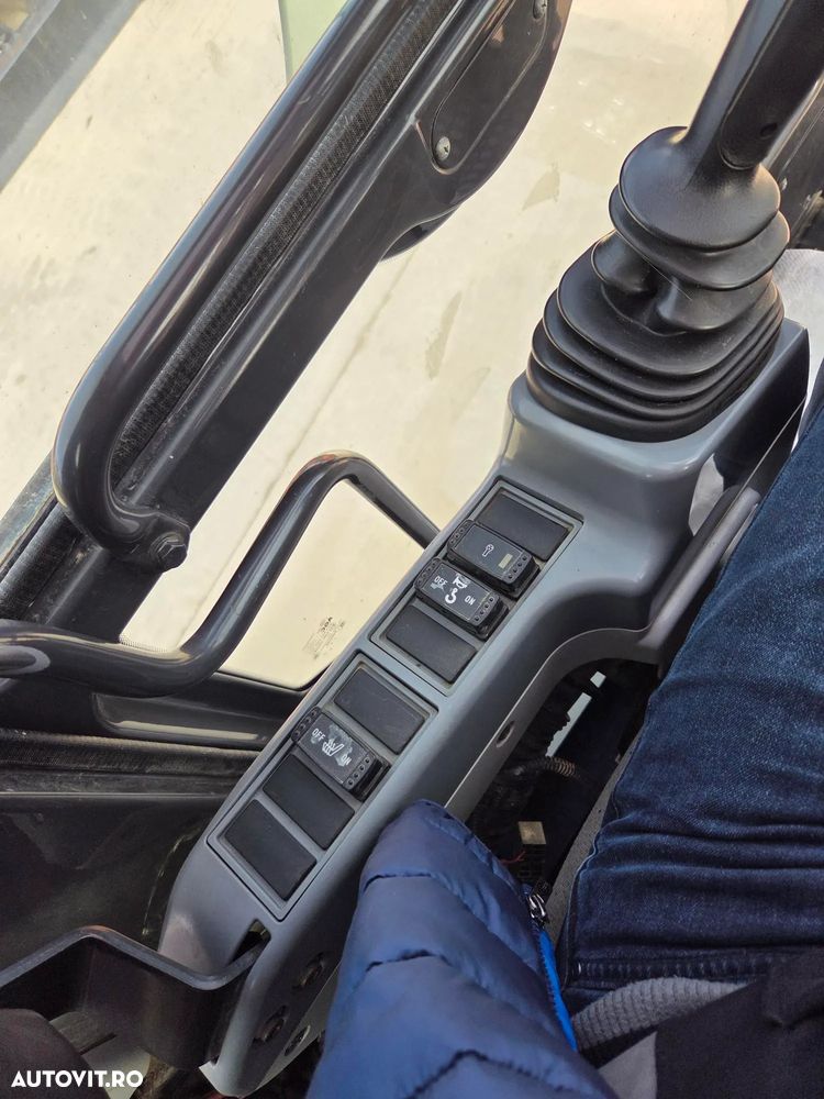 Hitachi ZX350-6, 2019, 12.535h, cupa NOUA 2,2mc, Masa operationala 36,3t, 3 pompe hidr HITACHI, ad sapare 8m, inst picon, lant 90% ok doar 293h mars, camera spate si laterale, AC, ridica 22 tone, posibilitate leasing 4 ani-STARE BUNA-PROMOTIE 83.900 EUR+Tva - 11