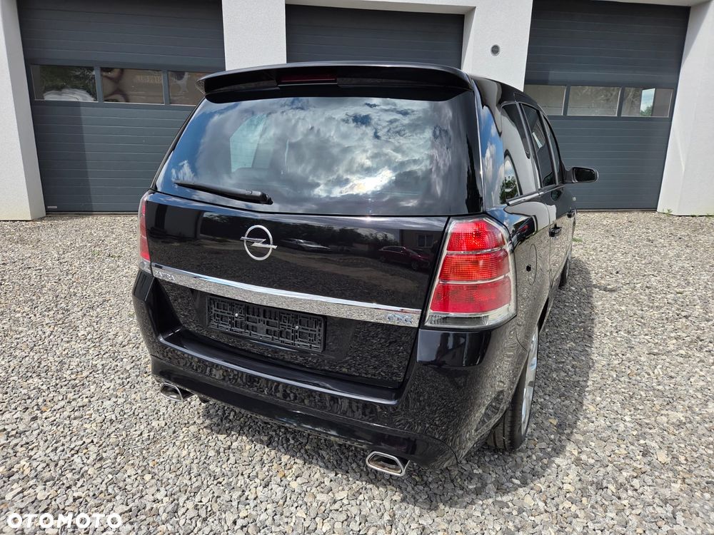 Opel Zafira OPC - 32