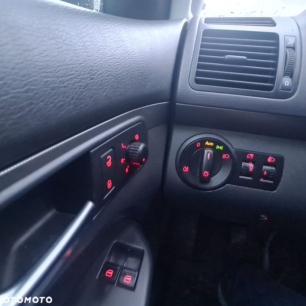 Volkswagen Touran 1.6 Freestyle - 21