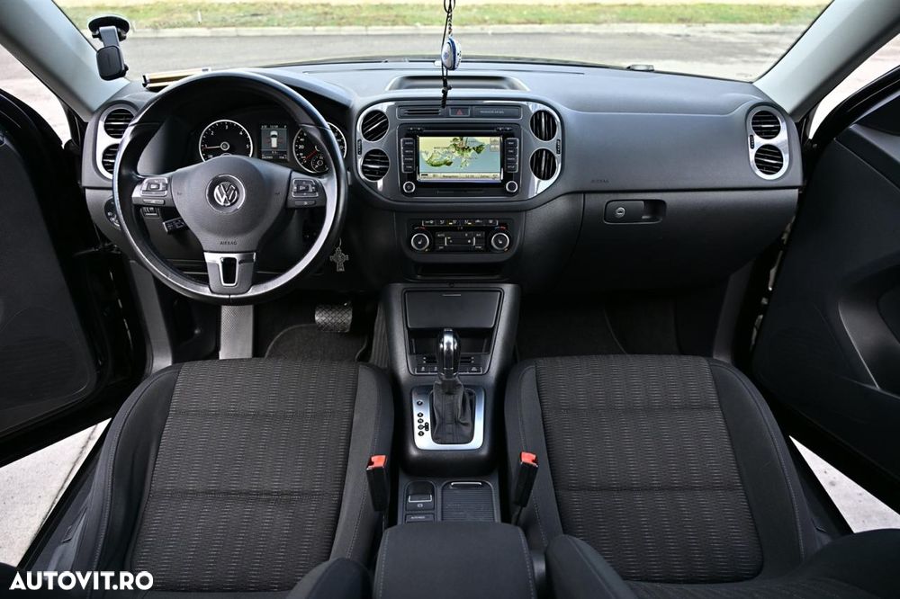 Volkswagen Tiguan 2.0 TDI DPF 4Motion BlueMotion Technology DSG Lounge Sport & Style - 27